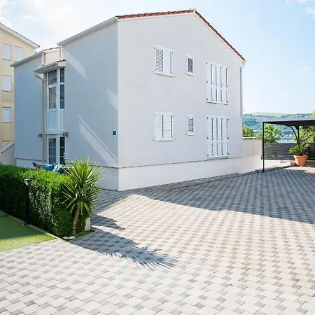 Vdl Apartments Trogir Exterior photo